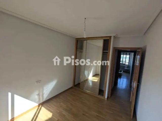 Piso en alquiler en Calle de Lucio Marineo