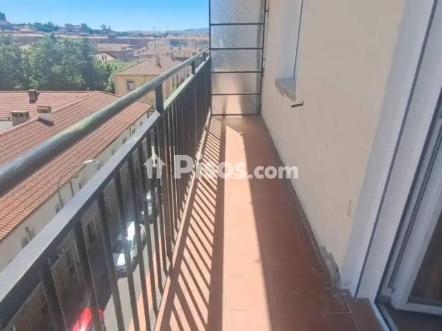 Piso en alquiler en Calle de Luis Valero