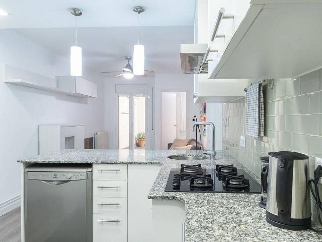 Piso en alquiler en calle De la Murtra, Barcelona, de 50 m² 3 habitaciones por 1.700