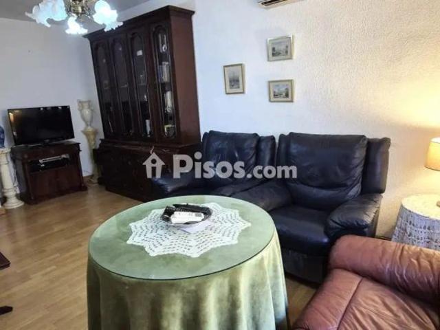 Piso en alquiler en Calle de la Maya