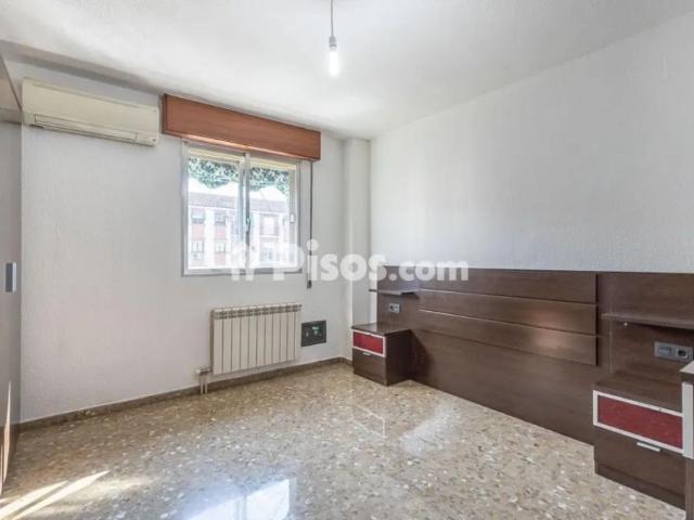 Piso en alquiler en Calle de la Adelfa