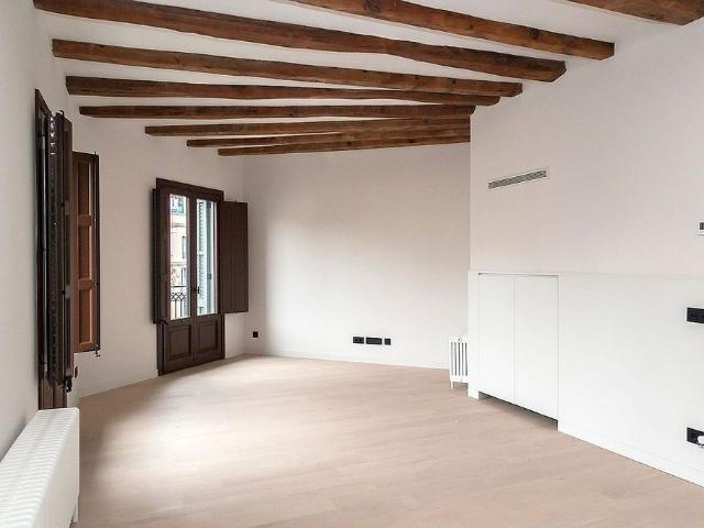 Piso en alquiler en calle De la Diputació, Barcelona, de 90 m² 2 habitaciones por 4.100