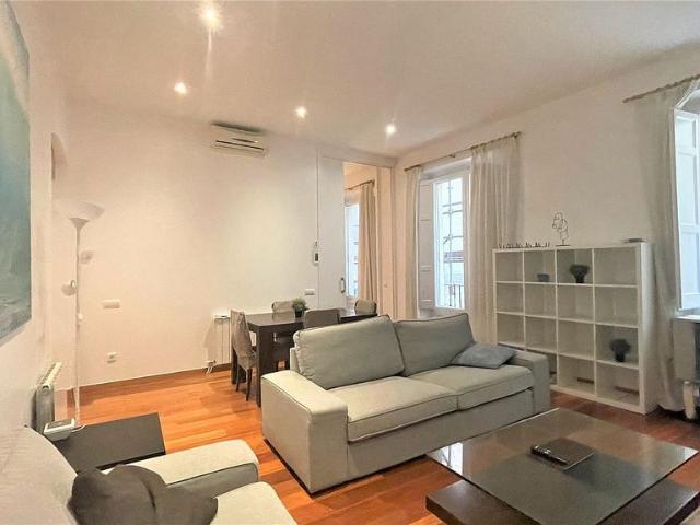 Piso en alquiler en calle De la Fruita, Barcelona, de 95 m² 3 habitaciones por 1.687