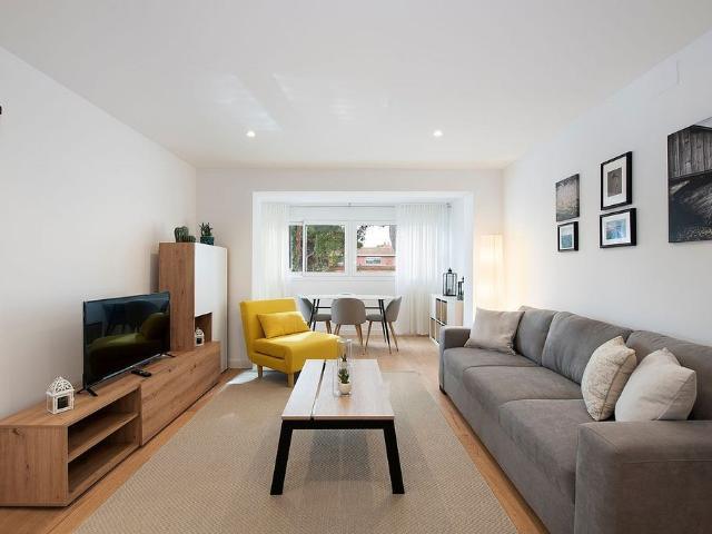 Piso en alquiler en calle De la Ginesta, Castelldefels, de 70 m² 2 habitaciones por 1.500