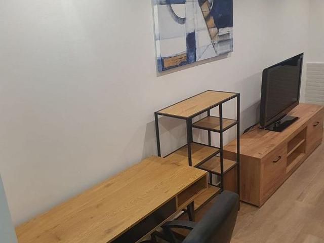 Piso en alquiler en calle De la Indústria, Barcelona, de 42 m² 1 habitación por 890