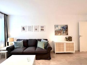 Piso en alquiler en calle De la Indústria, Barcelona, de 56 m² 2 habitaciones por 1.750