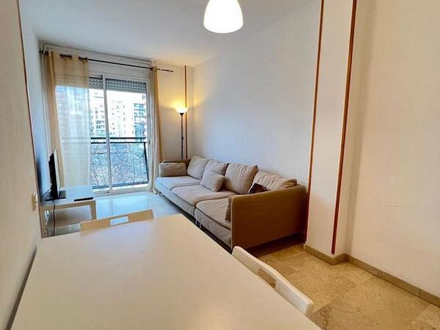 Piso en alquiler en calle De la Indústria, Barcelona, de 65 m² 2 habitaciones por 1.600