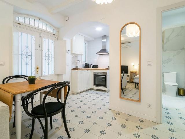 Piso en alquiler en calle De la Sal, Barcelona, de 29 m² 1 habitación por 1.000