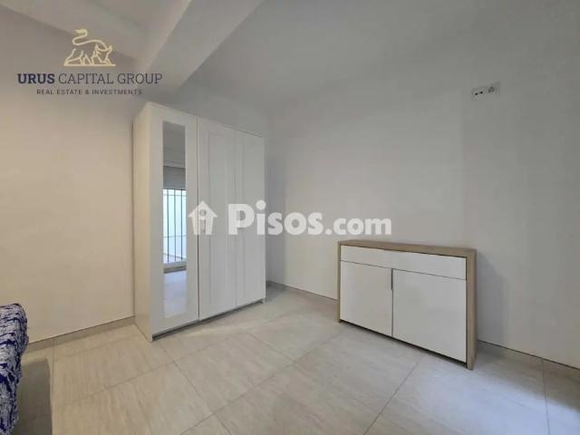 Piso en alquiler en Calle de las Acacias