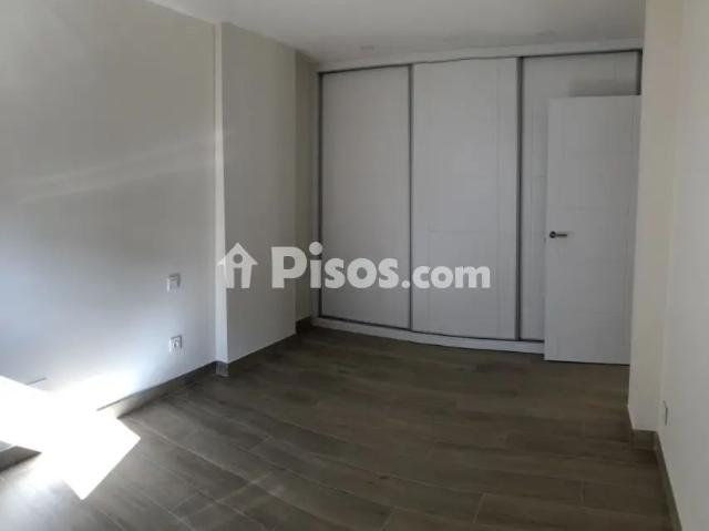 Piso en alquiler en Calle de las Industrias, 2