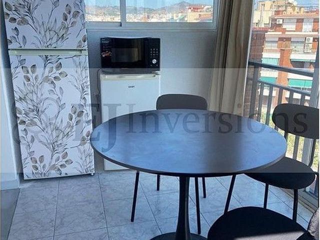 Piso en alquiler en calle De Las Navas de Tolosa, Barcelona, de 42 m² 1 habitación por 1.250