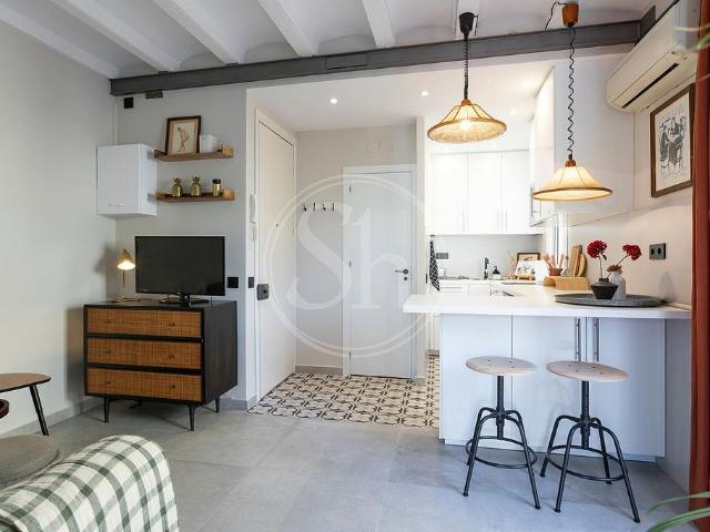 Piso en alquiler en calle De L'atlàntida, Barcelona, de 28 m² 1 habitación por 1.195