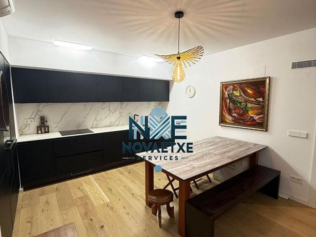 Piso en alquiler en calle De Les Magdalenes, Barcelona, de 83 m² 2 habitaciones por 2.900