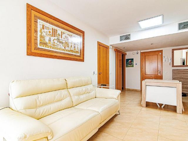 Piso en alquiler en calle De L'estació, Granada, La, de 49 m² 2 habitaciones por 780
