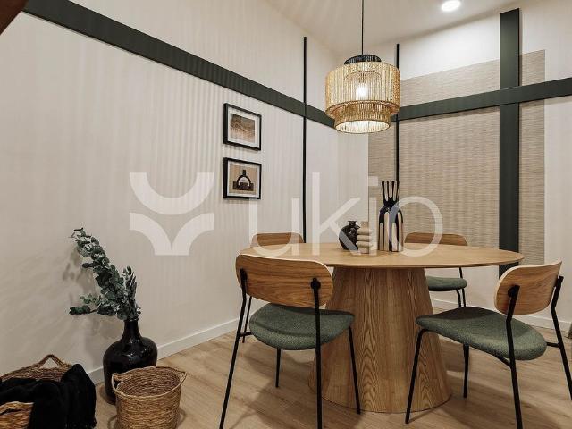Piso en alquiler en calle De Los Castillejos, Barcelona, de 82 m² 2 habitaciones por 2.400