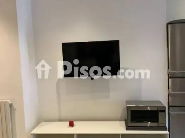 Piso en alquiler en Calle de los Lusones, 8