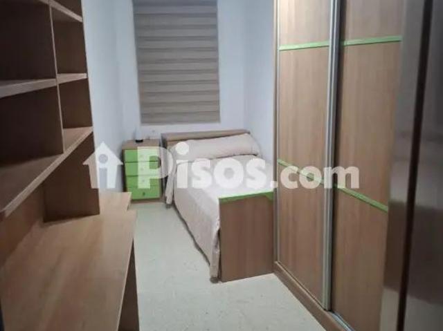 Piso en alquiler en Calle de los Omeyas