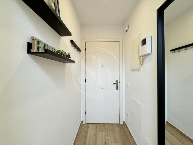 Piso en alquiler en calle De Lorena, Barcelona, de 74 m² 4 habitaciones por 1.995