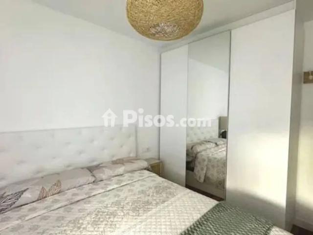 Piso en alquiler en Calle de Lorenzo Maza