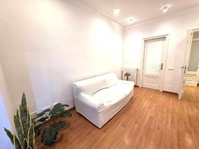 Piso en alquiler en calle De Puigreig, Barcelona, de 90 m² 3 habitaciones por 1.650