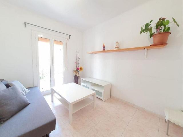 Piso en alquiler en calle De París, Hospitalet de Llobregat, L´, de 50 m² 2 habitaciones por 869