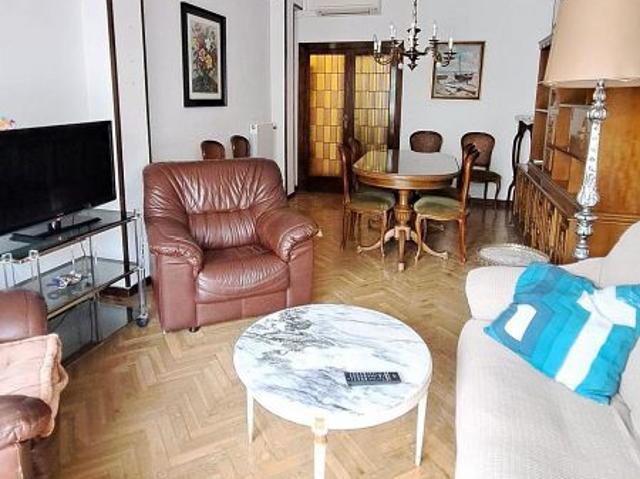 Piso en alquiler en calle De Pi i Margall, Barcelona, de 100 m² 4 habitaciones por 2.100
