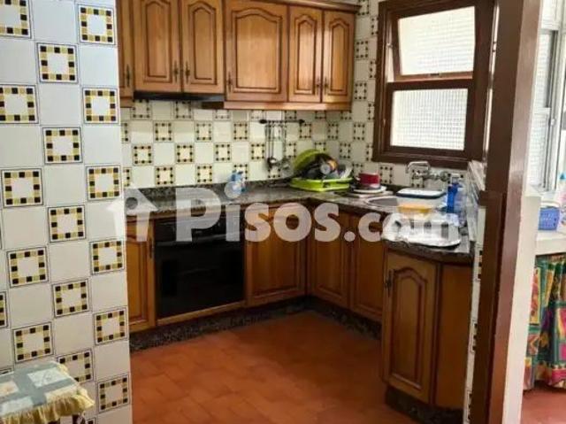Piso en alquiler en Calle de Pizarro, cerca de Calle de San Salvador