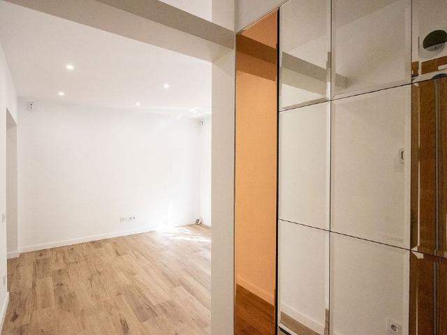 Piso en alquiler en calle De Provençals, Barcelona, de 66 m² 2 habitaciones por 1.264