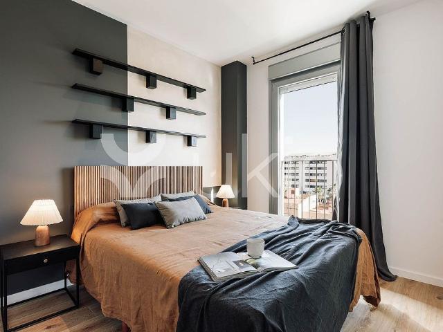Piso en alquiler en calle De Ramon Turró, Barcelona, de 60 m² 2 habitaciones por 2.745