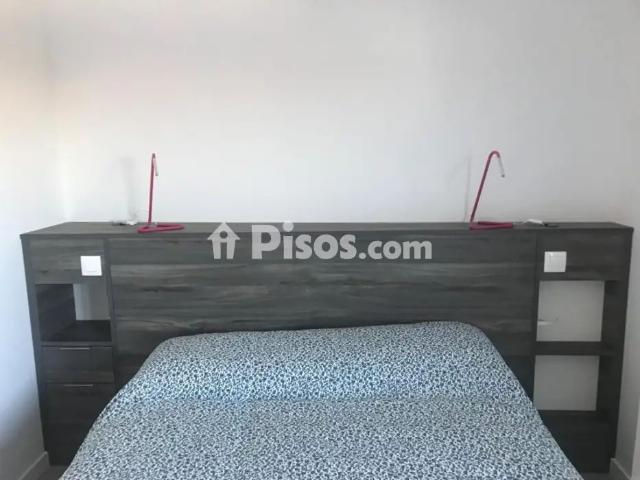 Piso en alquiler en Calle de Rivalamora