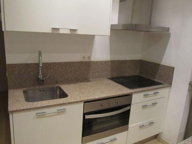 Piso en alquiler en calle De Rocafort, Barcelona, de 50 m² 1 habitación por 1.190