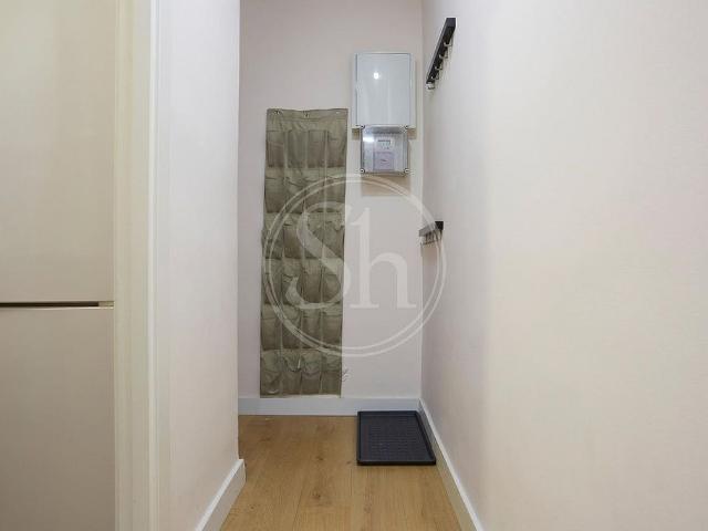 Piso en alquiler en calle De Roger, Barcelona, de 60 m² 3 habitaciones por 1.450