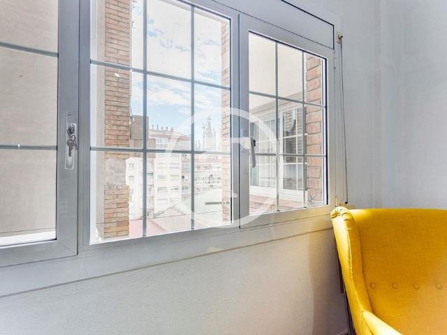Piso en alquiler en calle De Sant Antoni Maria Claret, Barcelona, de 85 m² 3 habitaciones por 1.895