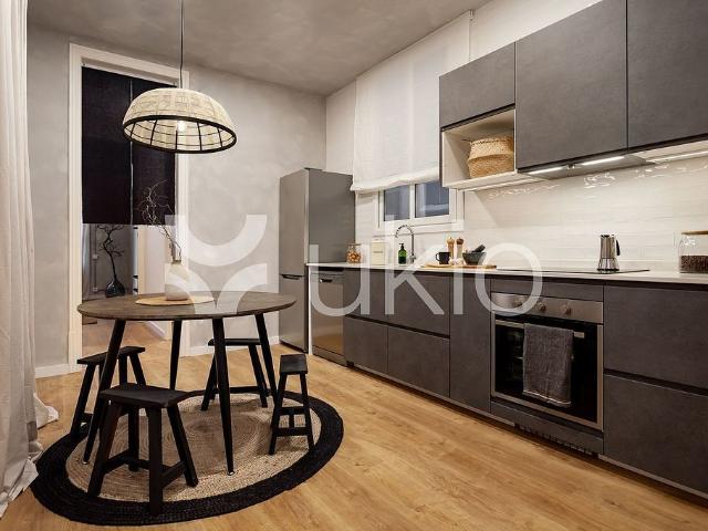 Piso en alquiler en calle De Sant Antoni Maria Claret, Barcelona, de 90 m² 2 habitaciones por 2.470
