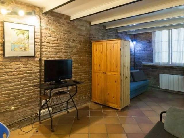 Piso en alquiler en calle De Sant Elm, Barcelona, de 38 m² 1 habitación por 1.050