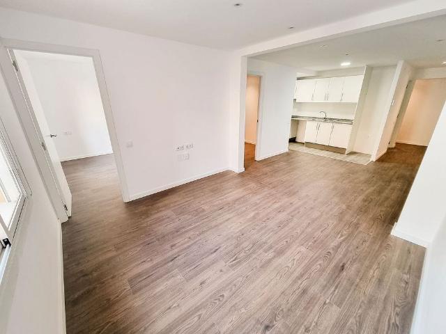 Piso en alquiler en calle De Sant Fructuós, Barcelona, de 5 m² 2 habitaciones por 1.250