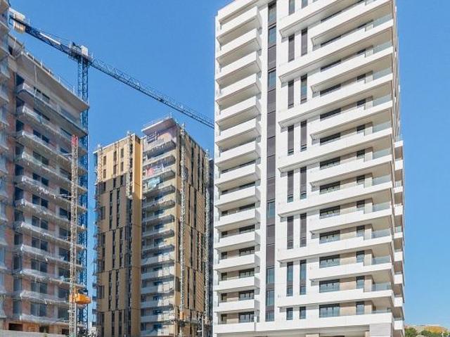 Piso en alquiler en calle De Sant Mateu, Esplugues de Llobregat, de 72 m² 3 habitaciones por 2.230
