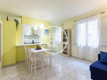 Piso en alquiler en calle De Sant Miquel, Barcelona, de 63 m² 3 habitaciones por 1.390