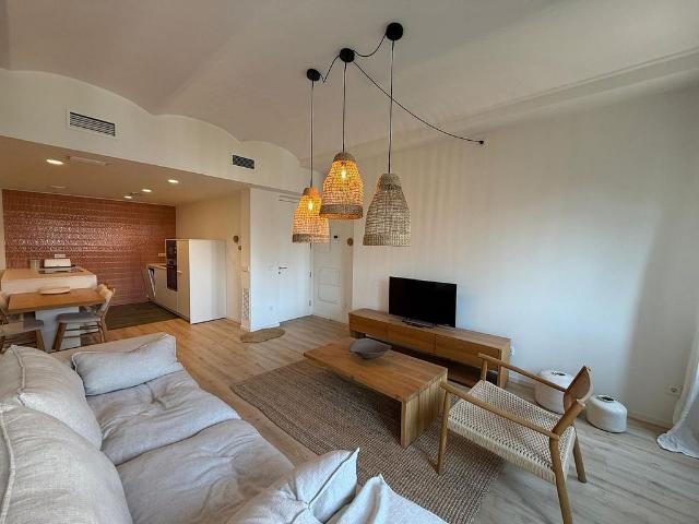 Piso en alquiler en calle De Santa Eugènia, Girona, de 47 m² 2 habitaciones por 1.500