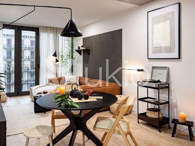 Piso en alquiler en calle De València, Barcelona, de 70 m² 2 habitaciones por 2.665