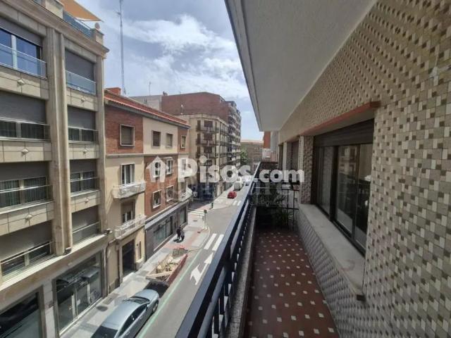 Piso en alquiler en Calle de Valencia