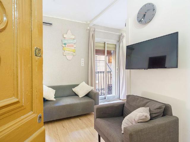 Piso en alquiler en calle De Vinaròs, Barcelona, de 50 m² 2 habitaciones por 1.150