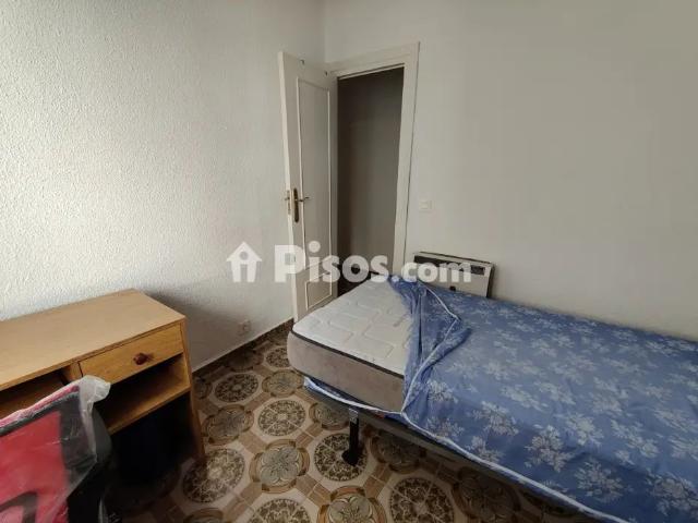 Piso en alquiler en Calle de Vitigudino, 28