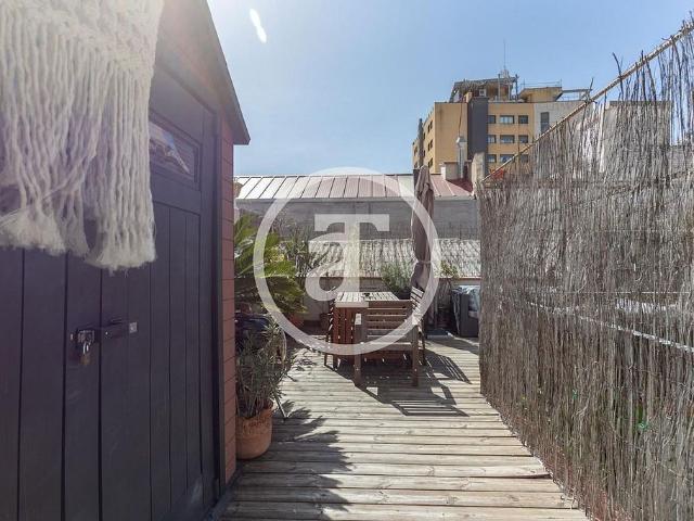 Piso en alquiler en calle Del Vallespir, Barcelona, de 120 m² 2 habitaciones por 2.000