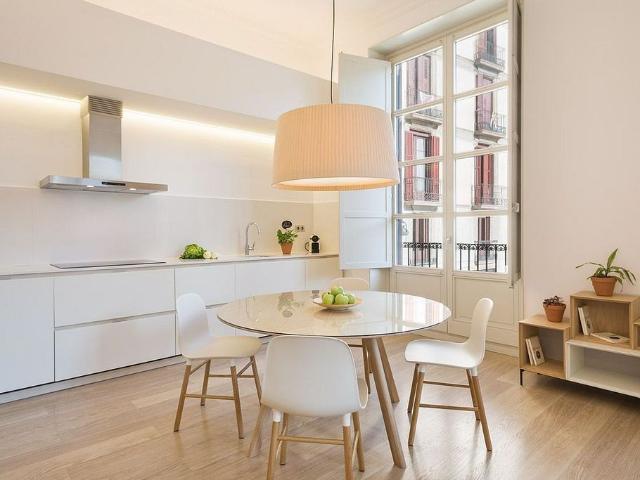 Piso en alquiler en calle Del Bisbe, Barcelona, de 55 m² 1 habitación por 1.800