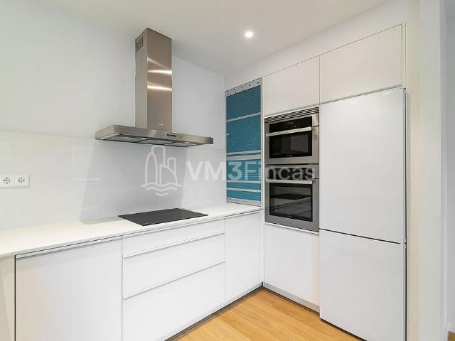 Piso en alquiler en calle Del Capitán Arenas, Barcelona, de 62 m² 2 habitaciones por 2.520