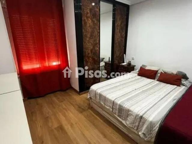 Piso en alquiler en Calle del Capitán Peñas