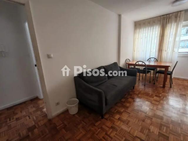 Piso en alquiler en Calle del Conde de Torrecedeira, cerca de Calle de Marqués de Valterra