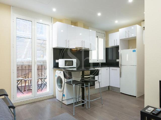 Piso en alquiler en calle Del Doctor Giné i Partagàs, Barcelona, de 32 m² 2 habitaciones por 1.050