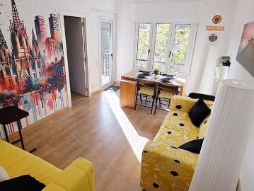 Piso en alquiler en calle Del Dos de Maig, Barcelona, de 75 m² 4 habitaciones por 2.975
